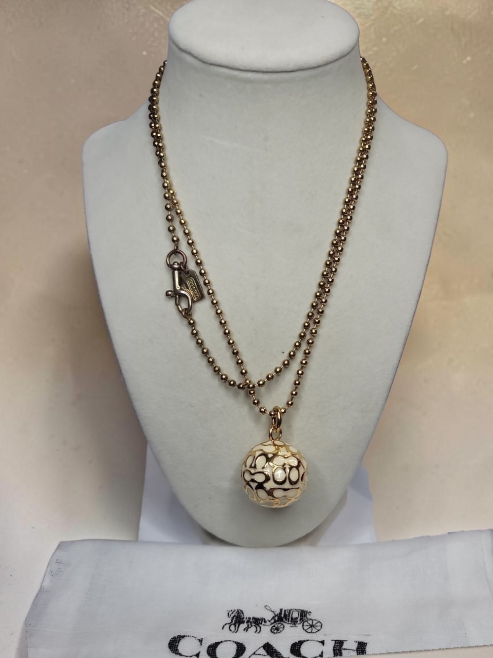 COACH Vintage Signature C Orb/Sphere Pendant Long Necklace Good Condition Rare